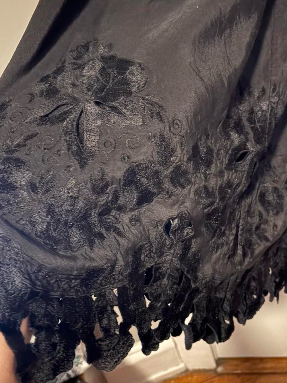 Pure silk vintage 90s Tabolts black long skirt with floral design size 12 fits S - Picture 4 of 7